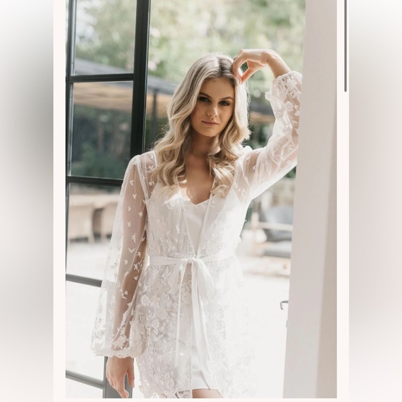 Le Rose Stories Maya Lace Bridal Robe and Slip - size S/M NWT - Picture 3 of 4